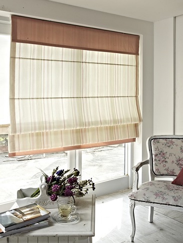 room with window blinds room with window blinds